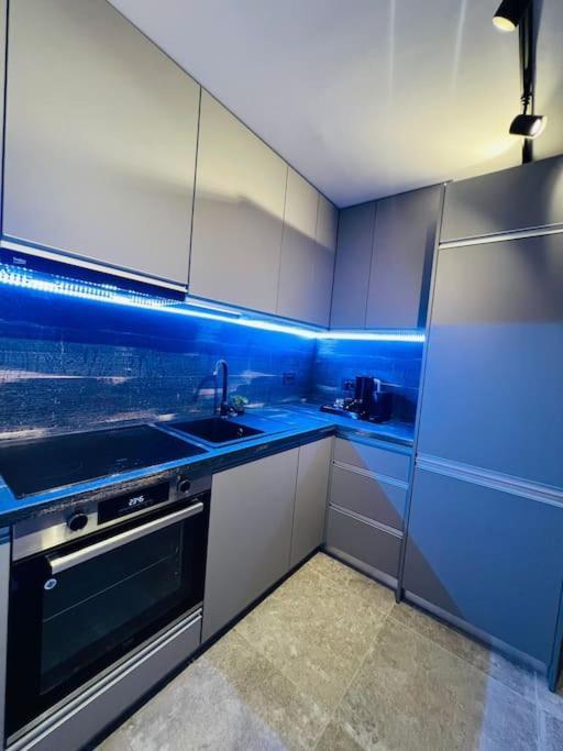 Impact Apartments Piteşti Exteriör bild