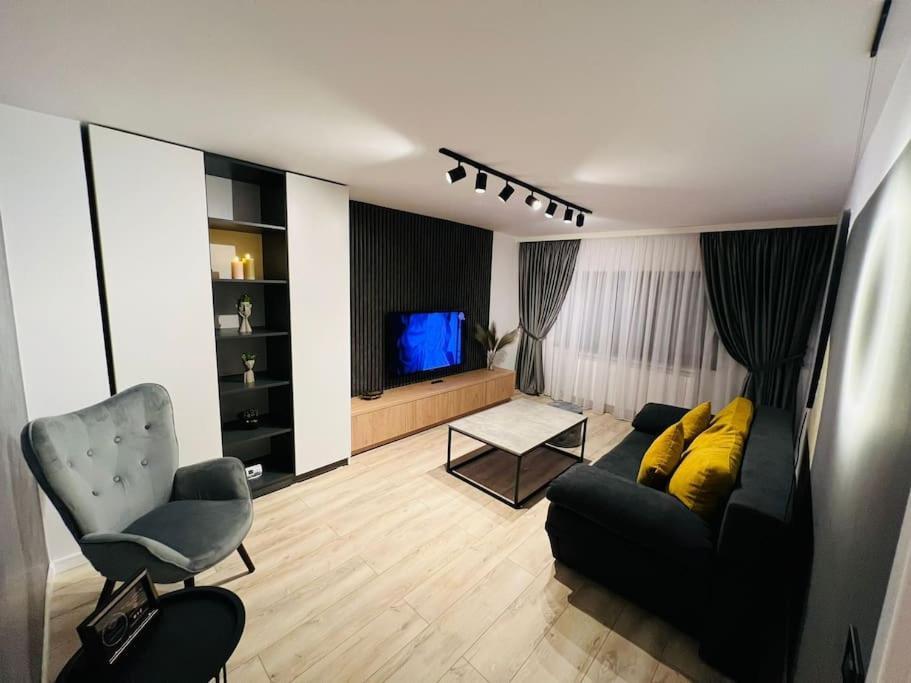 Impact Apartments Piteşti Exteriör bild