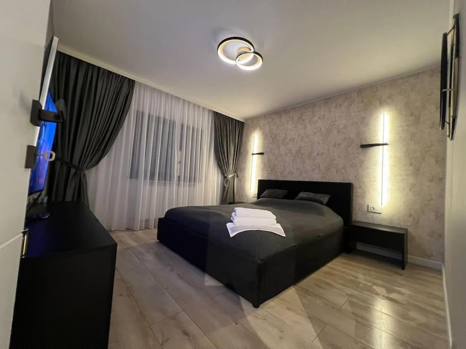 Impact Apartments Piteşti Exteriör bild